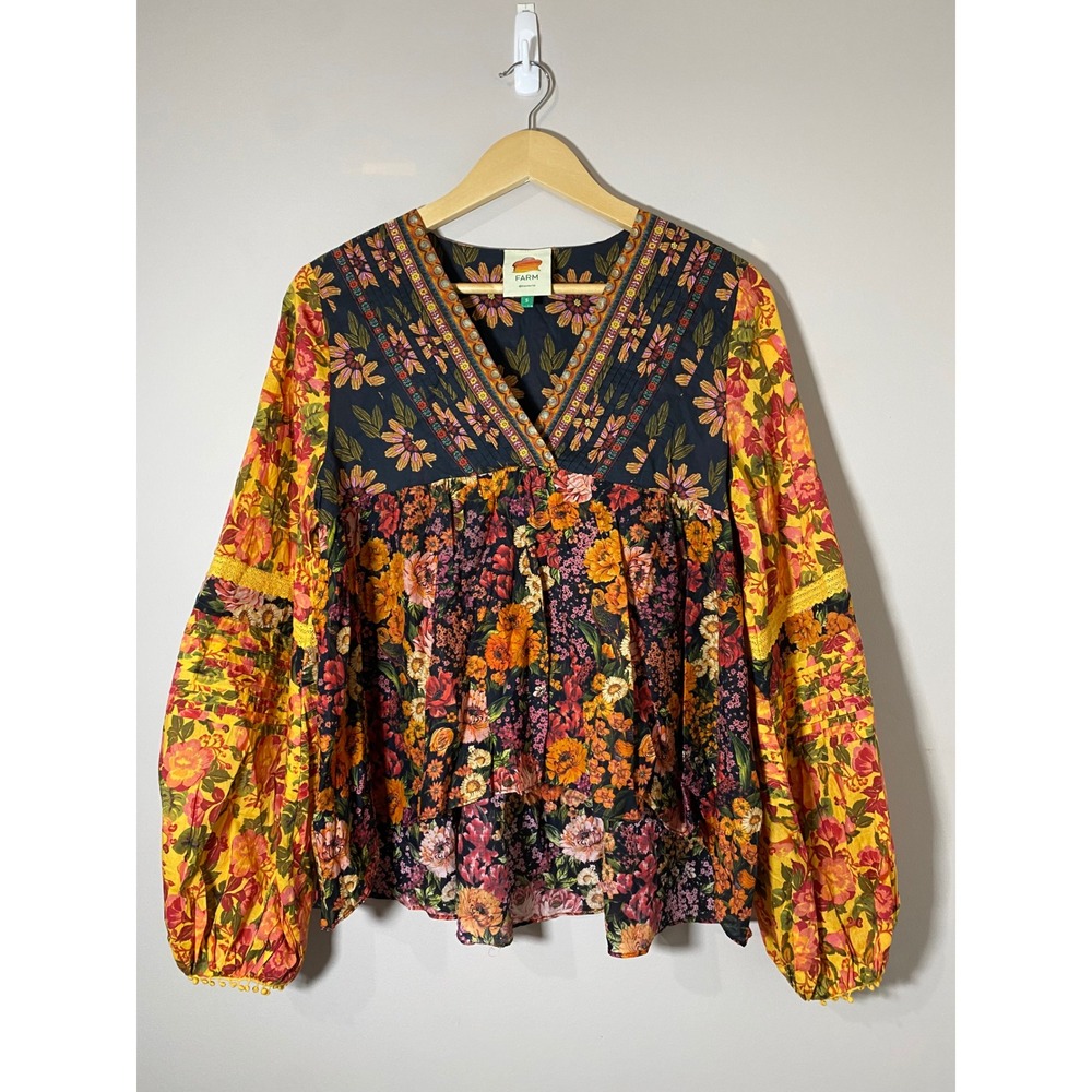 Farm Rio NWOT Vibrant Flowers Garden Lace Trim V-Neck Blouse Small Hi Low SMALL